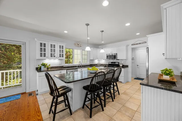 $1,095,000 | 783 Santuit-Newtown Road, Marstons Mills, MA 02648