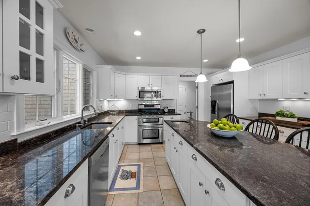 $1,095,000 | 783 Santuit-Newtown Road, Marstons Mills, MA 02648