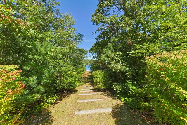 $1,095,000 | 783 Santuit-Newtown Road, Marstons Mills, MA 02648