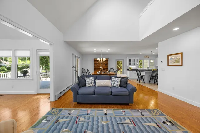 $1,095,000 | 783 Santuit-Newtown Road, Marstons Mills, MA 02648