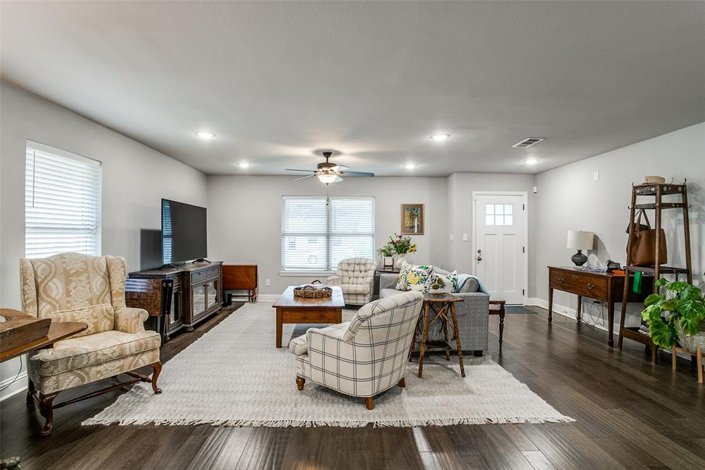 7324 Rutgers Drive Dallas, TX 75214 - Photo 2 of 12