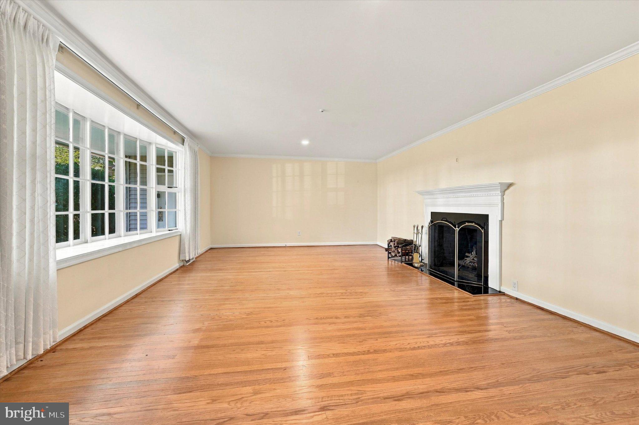 2224 North Stone Ridge Lane Villanova, PA 19085 - Photo 5 of 25 Living Room