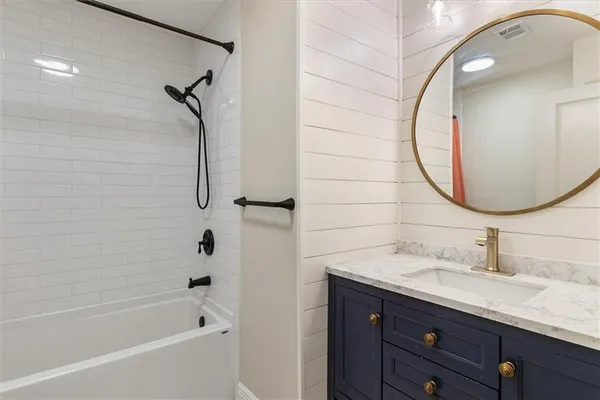 $305,000 | 912 West 25th Avenue, Covington, LA 70433