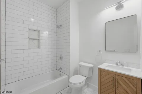 $3,750 | 116 Valley Street, Unit 1, South Orange, NJ 07079