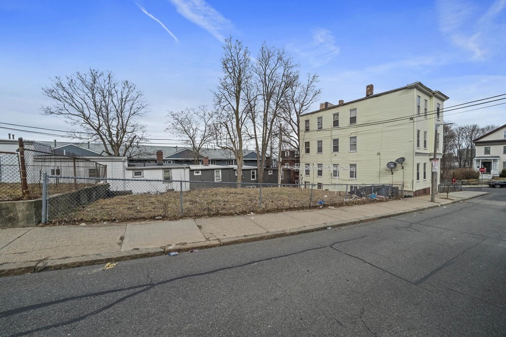 3 Alpine Street Boston, MA 02119 - Photo 20 of 22 Gallery Image 20