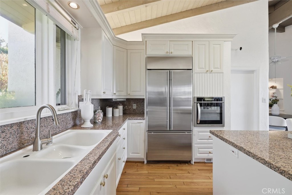 1308 Vía Coronel Palos Verdes Estates, CA 90274 - Photo 22 of 74 Kitchen