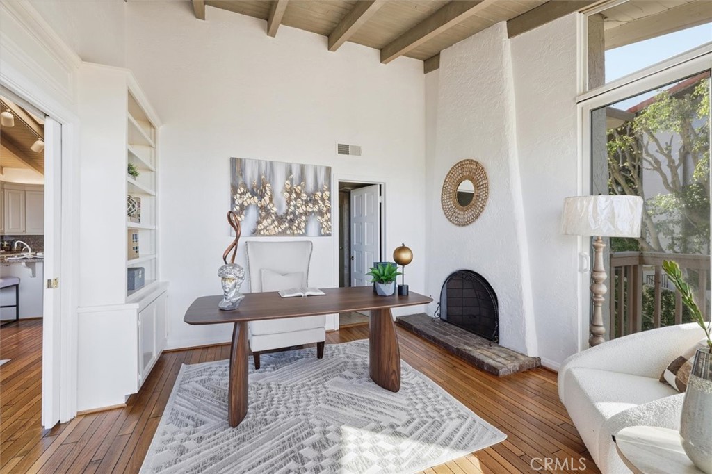1308 Vía Coronel Palos Verdes Estates, CA 90274 - Photo 33 of 74 a living room with furniture and a window