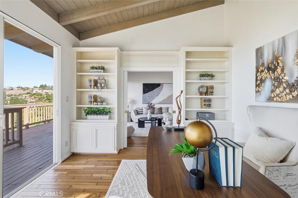 1308 Vía Coronel Palos Verdes Estates, CA 90274 - Photo 34 of 74 Office with private 3/4 bathroom