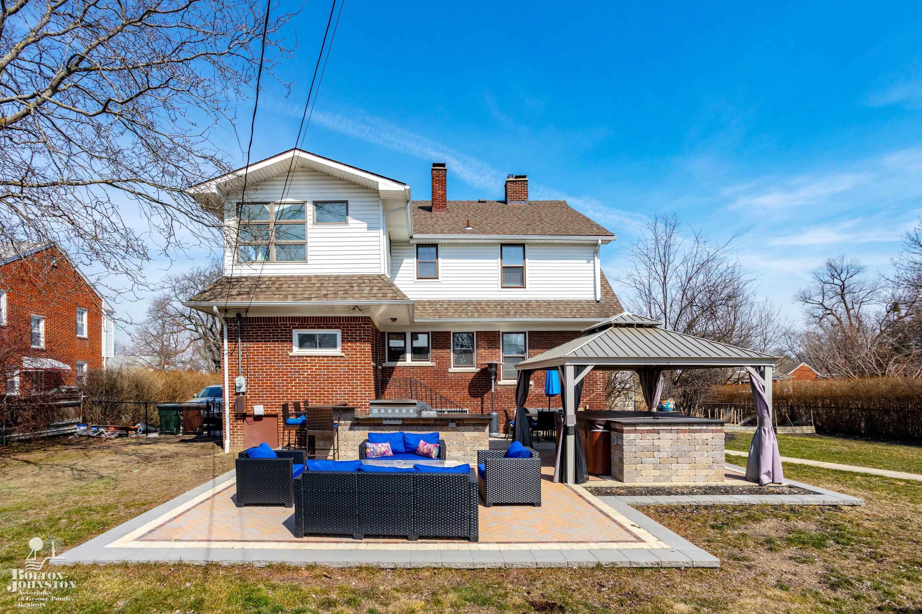 1497 Hawthorne Road Grosse Pointe Woods, MI 48236 - Photo 3 of 52