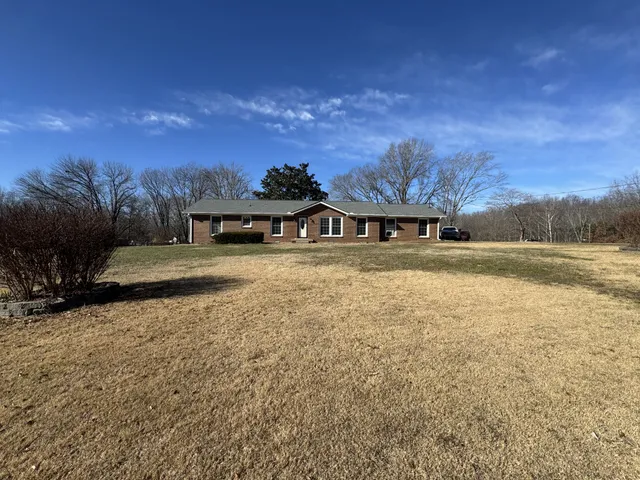 $2,100 | 645 Chesterfield Circle, Clarksville, TN 37043