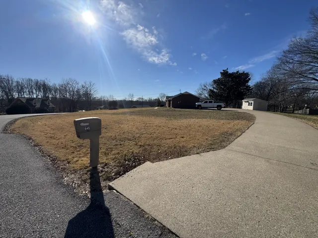 $2,100 | 645 Chesterfield Circle, Clarksville, TN 37043