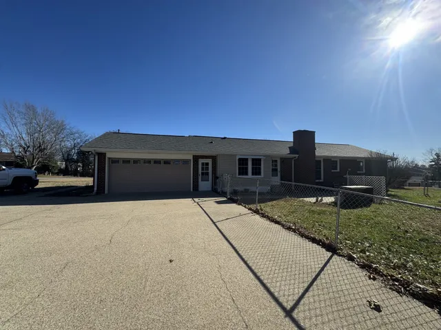 $2,100 | 645 Chesterfield Circle, Clarksville, TN 37043