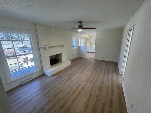 $2,100 | 645 Chesterfield Circle, Clarksville, TN 37043