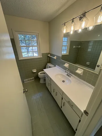 $2,100 | 645 Chesterfield Circle, Clarksville, TN 37043