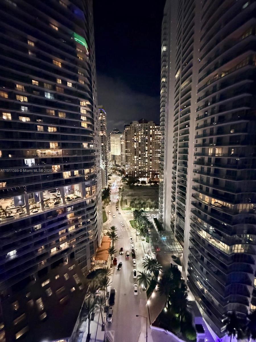 218 Southeast 14th Street, Unit 2102 Miami, FL 33131 - Photo 3 of 19 a view of entryway
