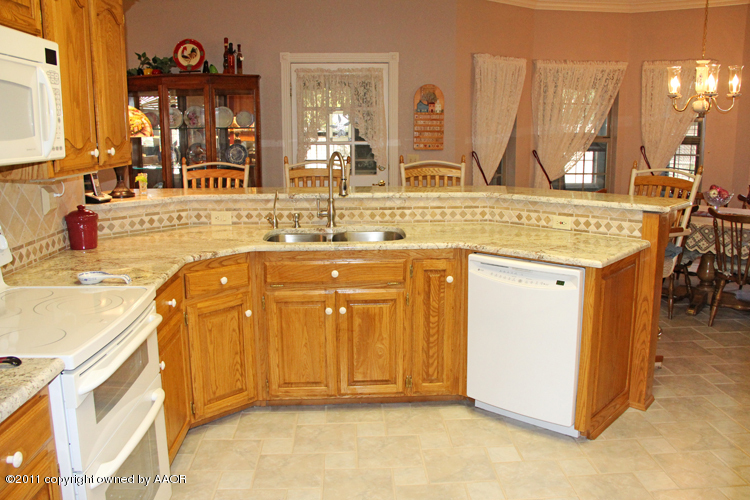 11900 Dowell Road Amarillo, TX 79119 - Photo 29 of 71 Kitchen