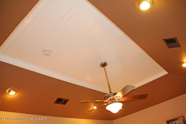11900 Dowell Road Amarillo, TX 79119 - Photo 33 of 71 Master Bedroom Ceiling