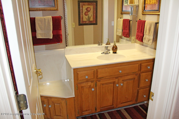 11900 Dowell Road Amarillo, TX 79119 - Photo 42 of 71 Bathroom