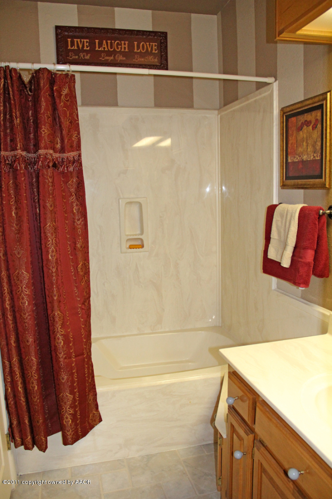 11900 Dowell Road Amarillo, TX 79119 - Photo 43 of 71 Bathroom