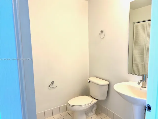 $540,000 | 888 Biscayne Boulevard, Unit 1811, Miami, FL 33132