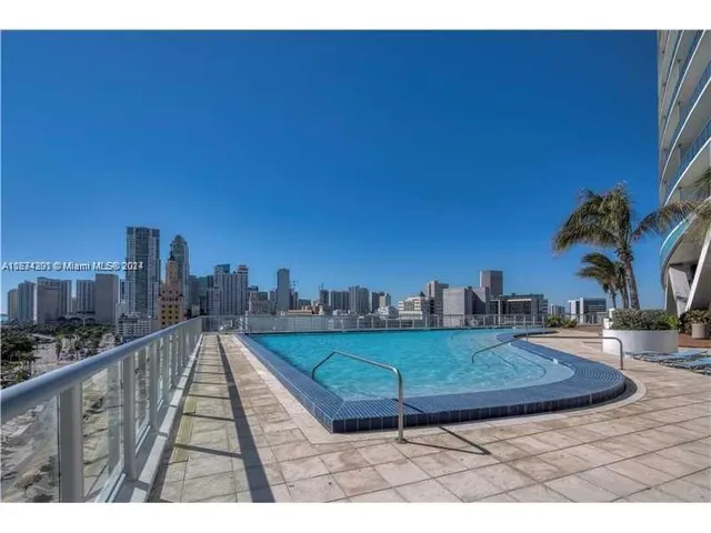 $540,000 | 888 Biscayne Boulevard, Unit 1811, Miami, FL 33132