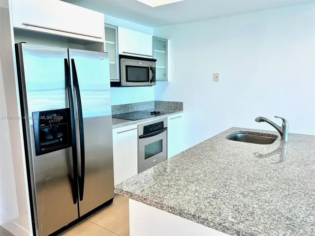$540,000 | 888 Biscayne Boulevard, Unit 1811, Miami, FL 33132