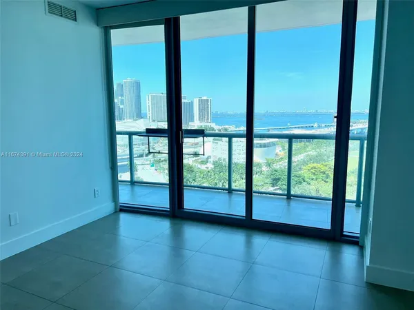 $520,000 | 888 Biscayne Boulevard, Unit 1811, Miami, FL 33132
