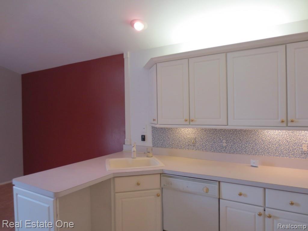 1522 Hidden Valley Lane Rochester, MI 48306 - Photo 13 of 23 IMG_6515.jpg