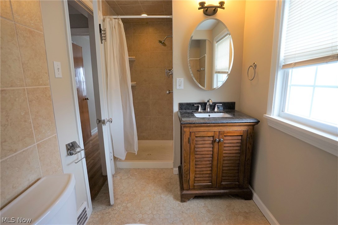 3655 Rolliston Road Cleveland, OH 44120 - Photo 21 of 27