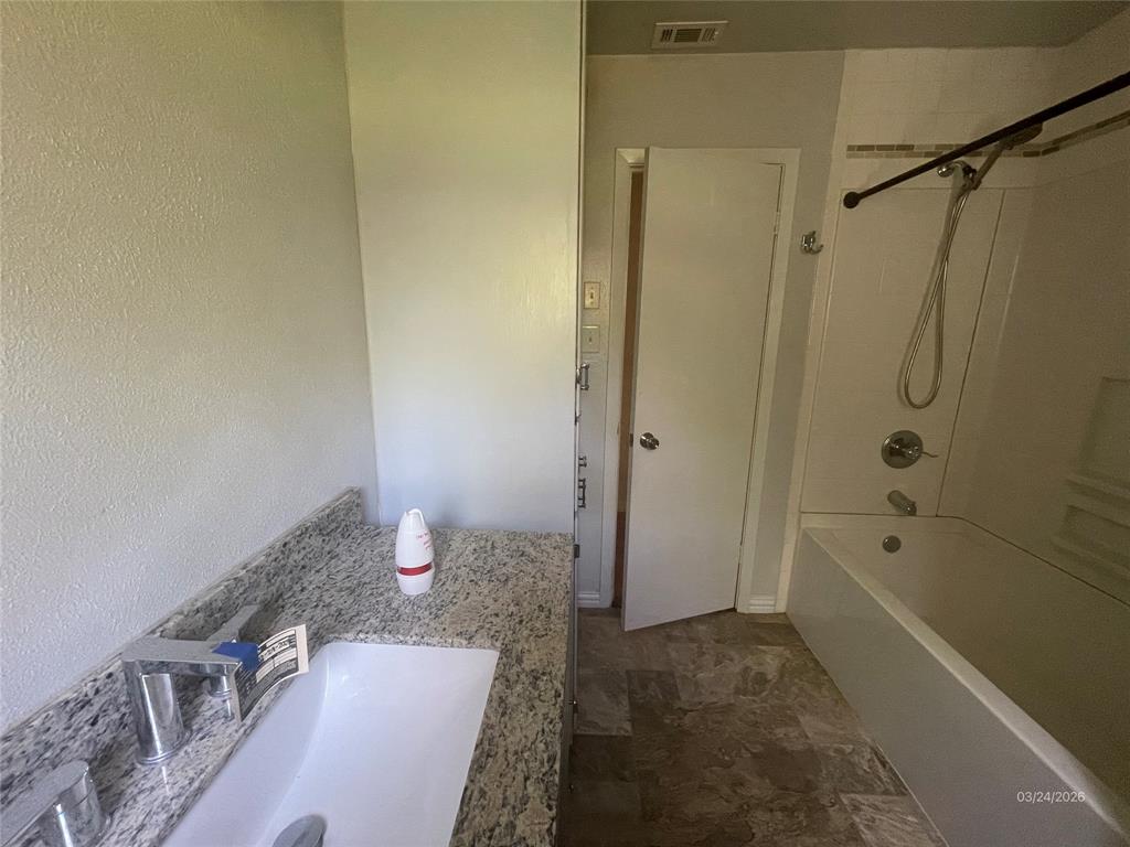 1100 Poe Street Azle, TX 76020 - Photo 12 of 18