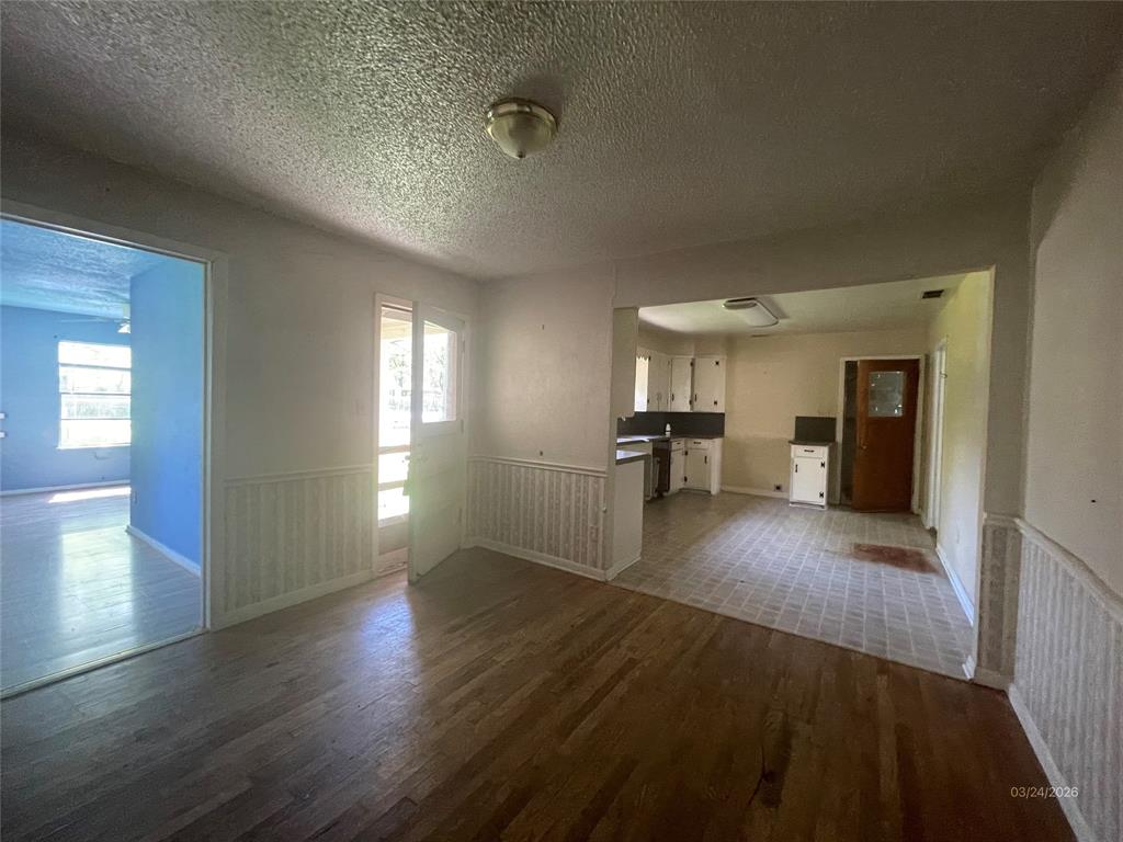 1100 Poe Street Azle, TX 76020 - Photo 9 of 18