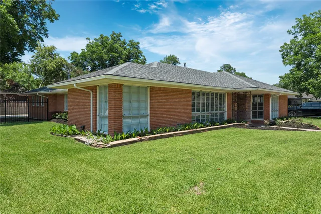 $2,495 | 3830 Linkwood Drive, Houston, TX 77025