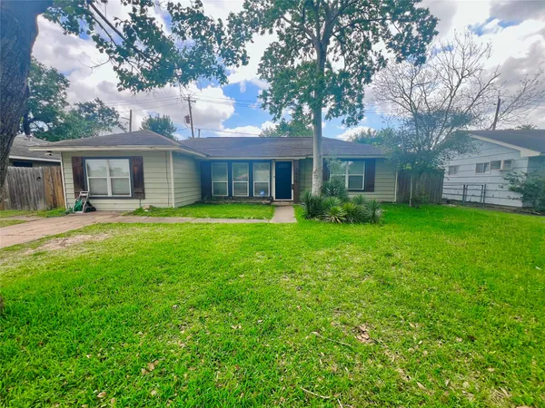 $2,095 | 1910 Huge Oaks Street, Houston, TX 77055