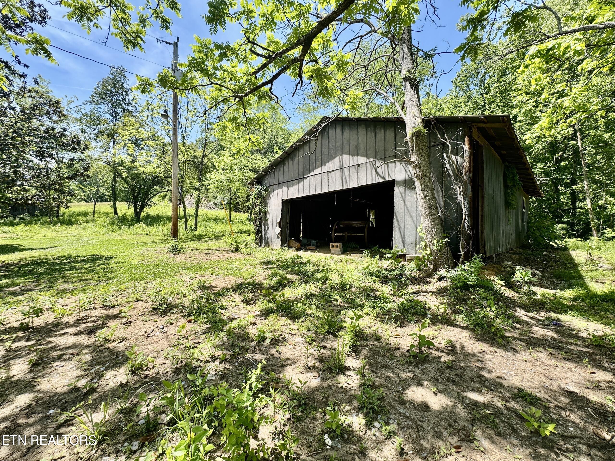 132 Lanes Bluff Road Clinton, TN 37716 - Photo 13 of 48 1-13