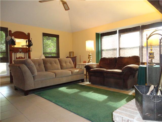 1204 Jacksons View Road Hermitage, TN 37076 - Photo 3 of 20 GREAT ROOM also features ceramic tile floor for easy care.