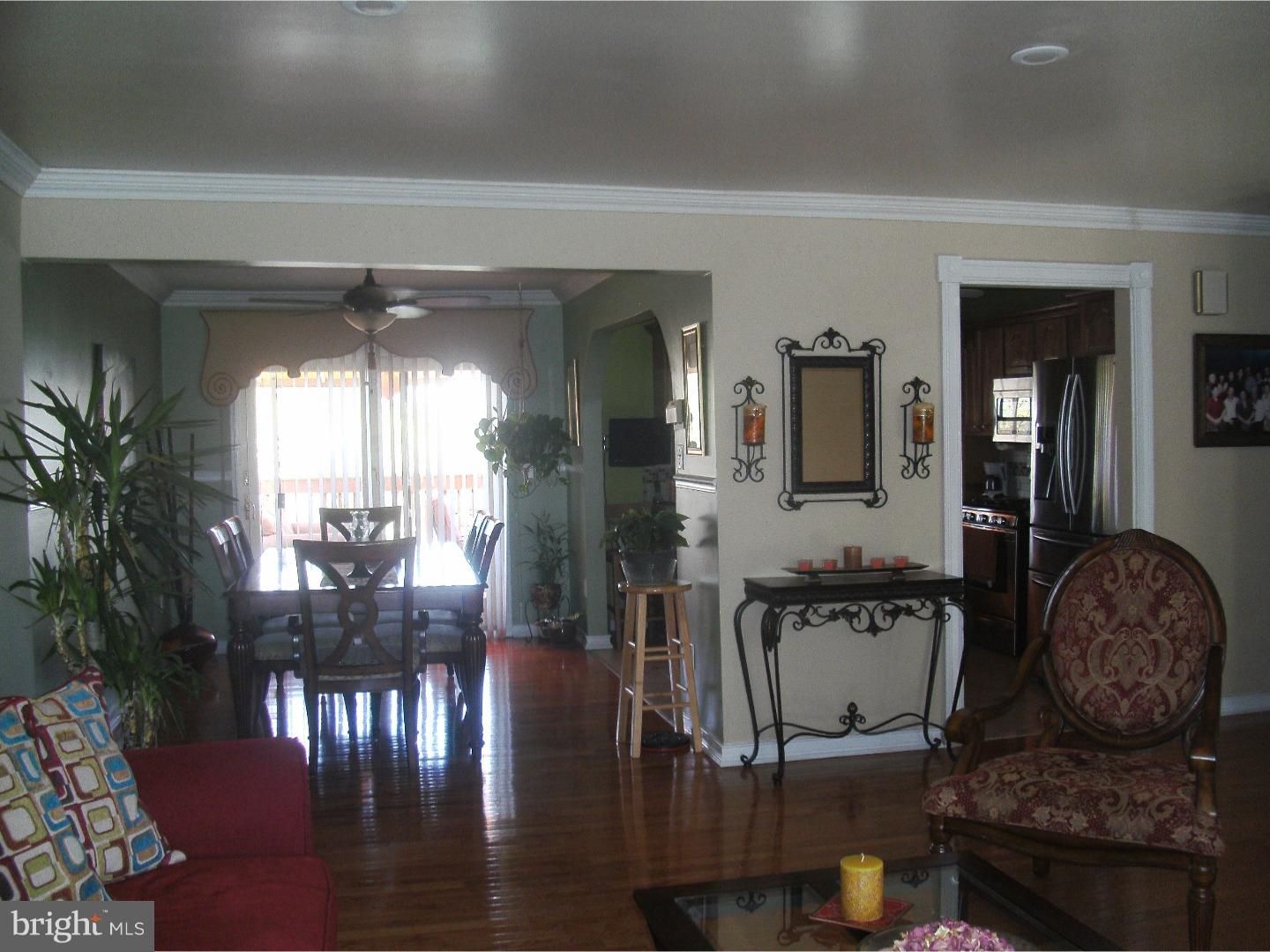 536 Eggert Crossing Road Ewing, NJ 08638 - Photo 4 of 25 Living Room