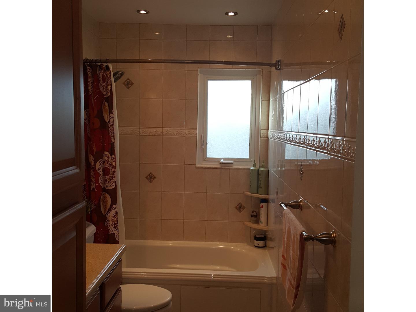536 Eggert Crossing Road Ewing, NJ 08638 - Photo 9 of 25 Bathroom