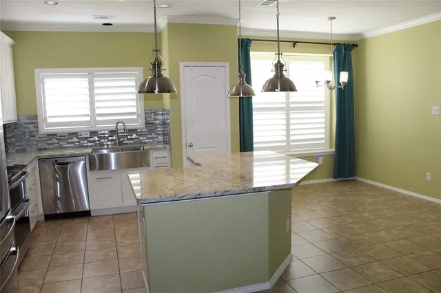 $2,750 | 829 Dogwood Trail, Aubrey, TX 76227