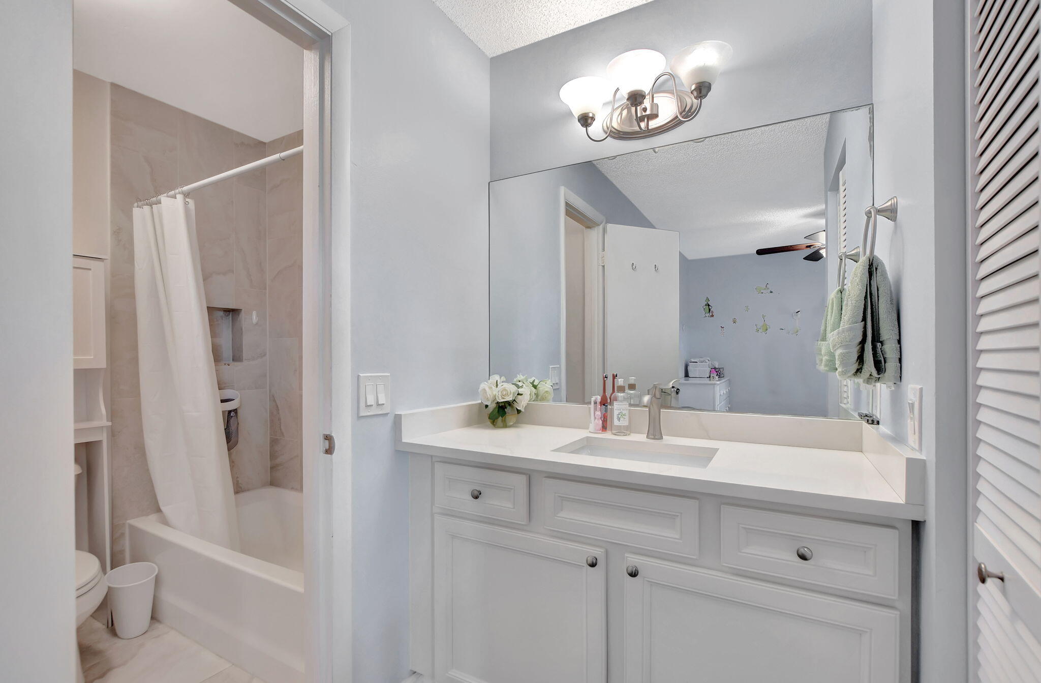 6402 Boca Circle Boca Raton, FL 33433 - Photo 25 of 26 Bunting 2nd bedroom bath