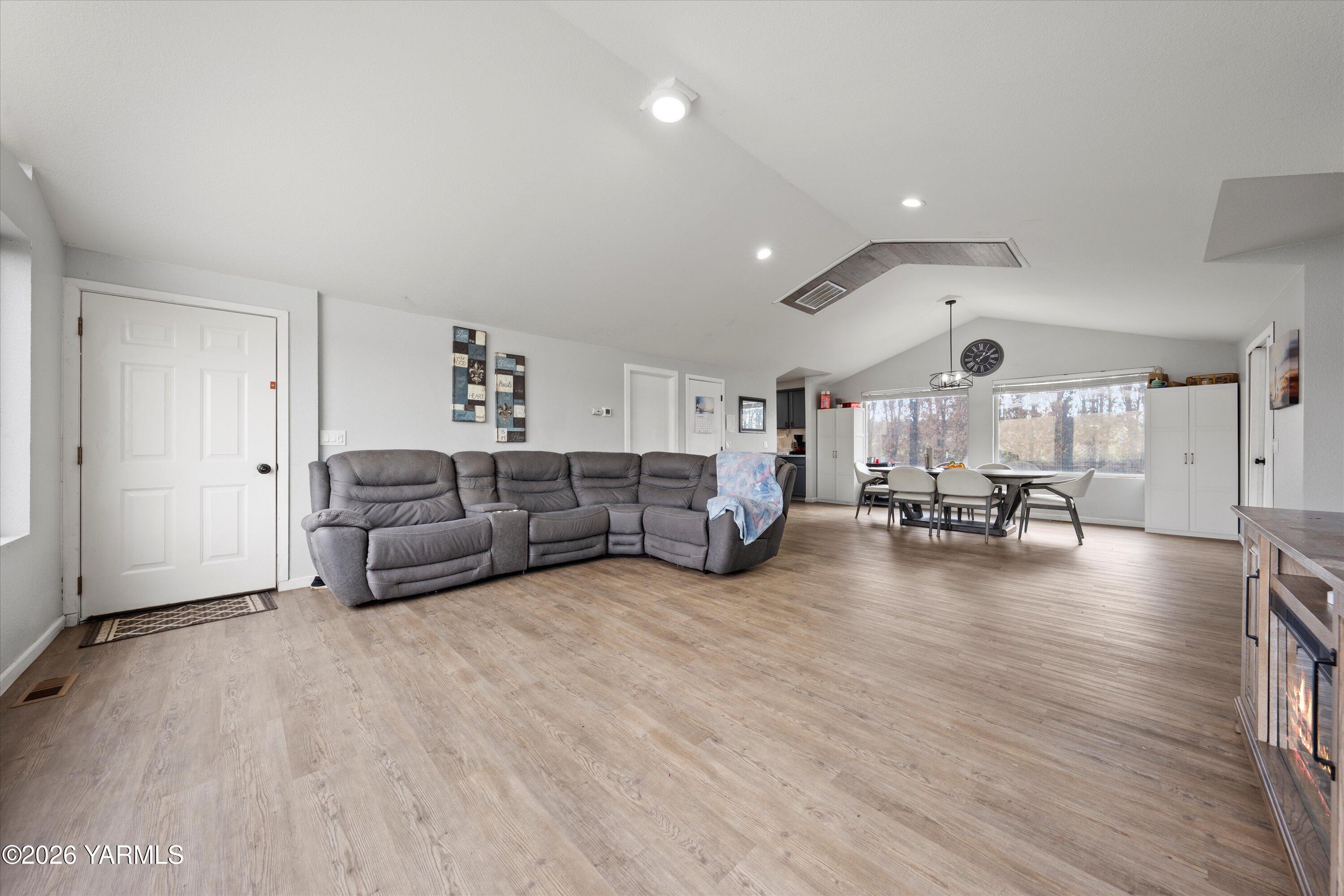 460 Sun Acres Road Zillah, WA 98953 - Photo 20 of 45 460 Sun Acres Rd 20