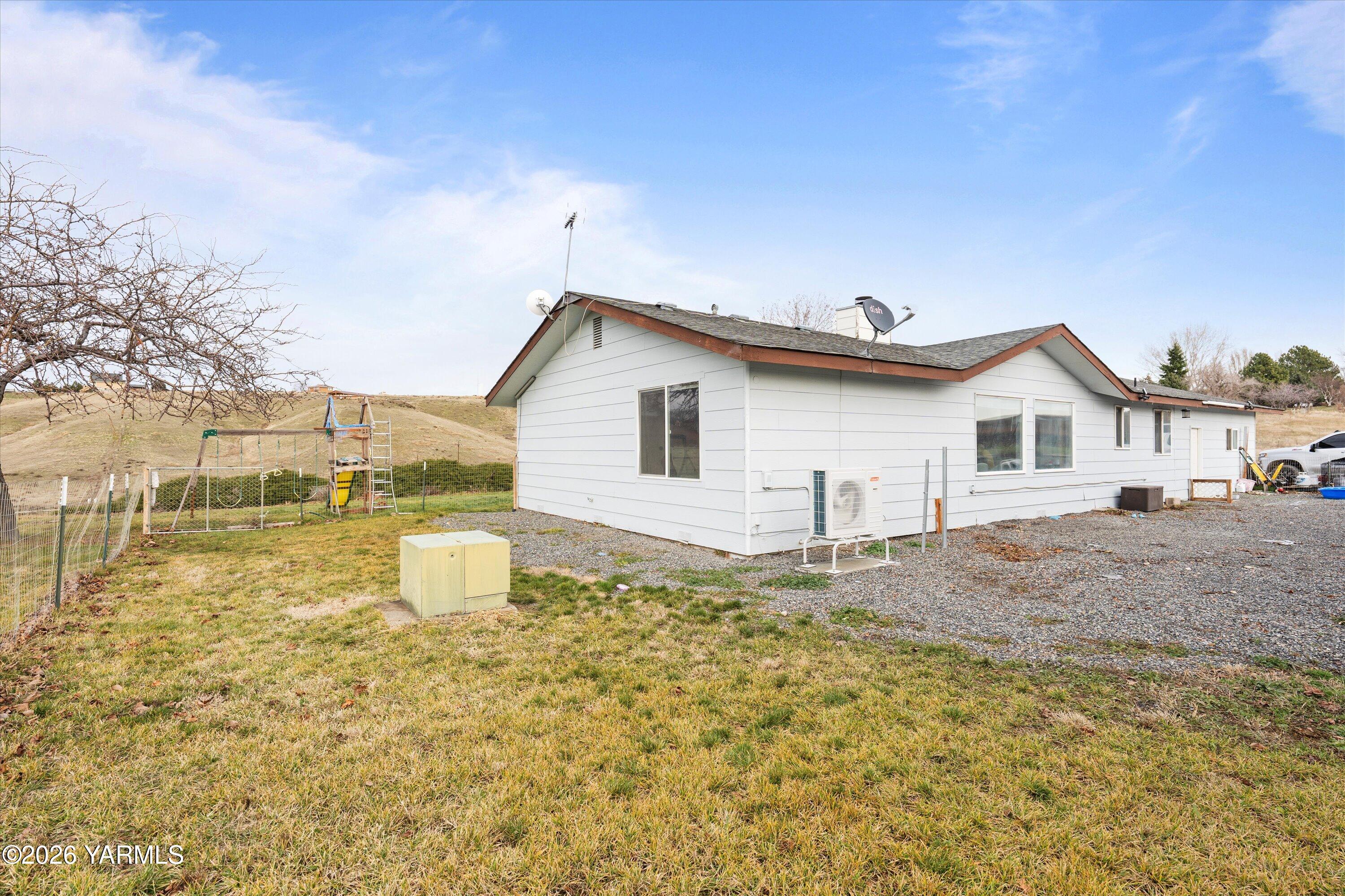 460 Sun Acres Road Zillah, WA 98953 - Photo 30 of 45 460 Sun Acres Rd 33