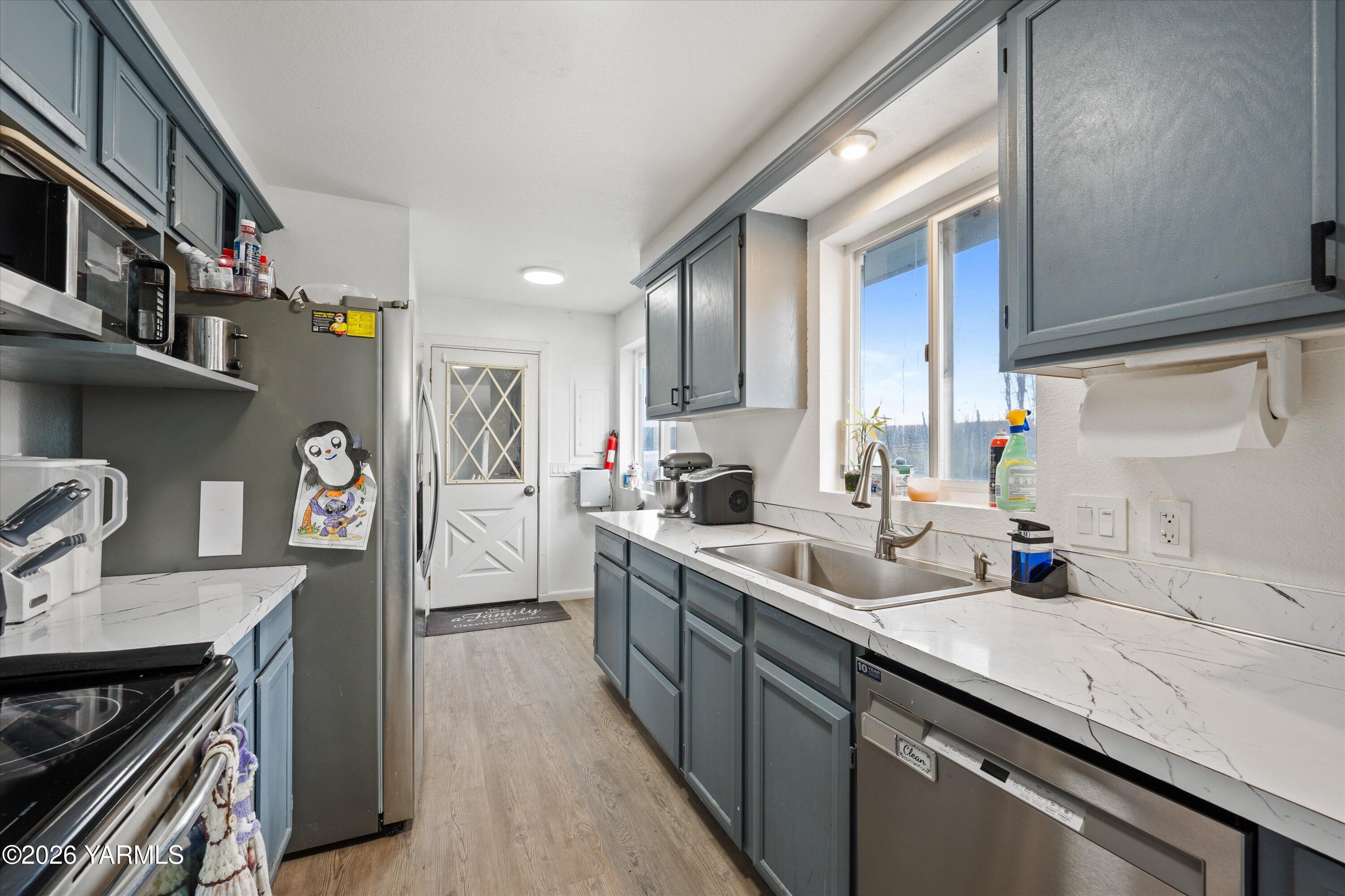 460 Sun Acres Road Zillah, WA 98953 - Photo 4 of 45 460 Sun Acres Rd 10