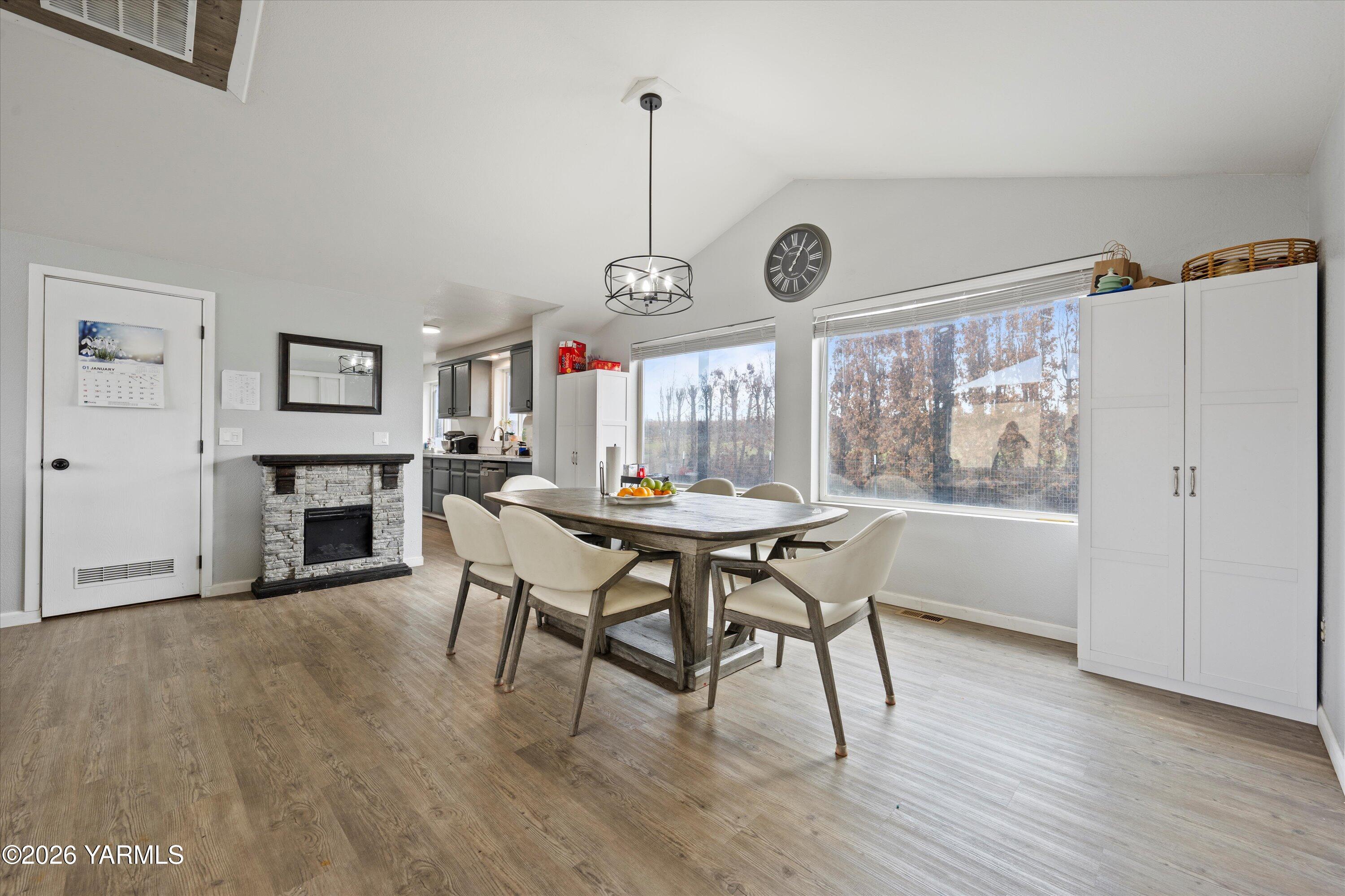 460 Sun Acres Road Zillah, WA 98953 - Photo 7 of 45 460 Sun Acres Rd 16