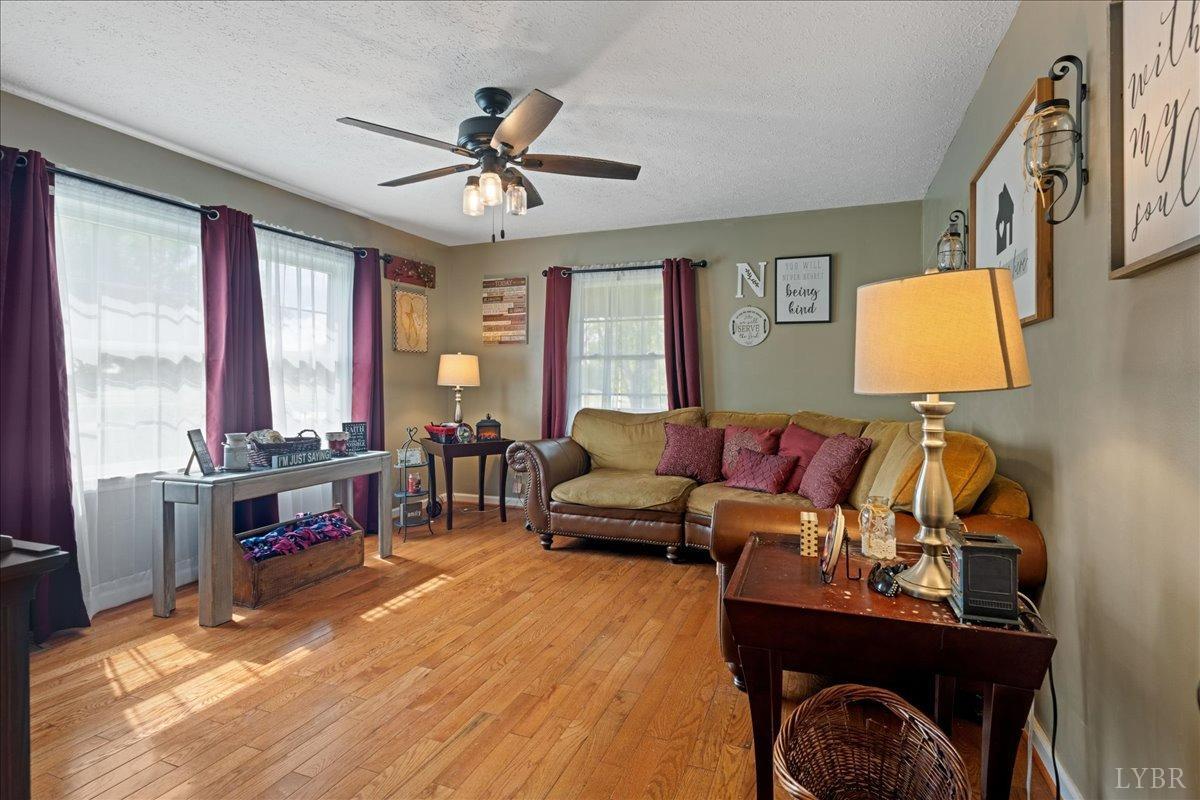 2352 Red Oak School Road Concord, VA 24538 - Photo 3 of 37 Gallery Image 3