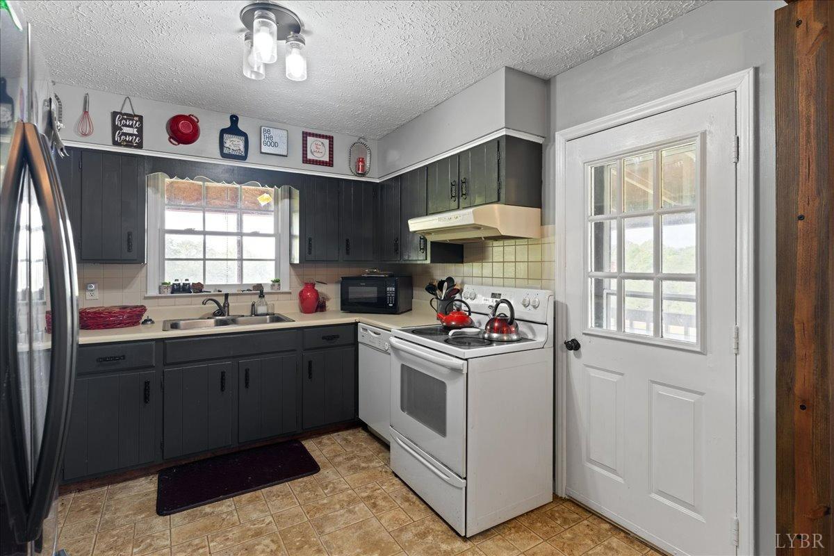 2352 Red Oak School Road Concord, VA 24538 - Photo 5 of 37 Gallery Image 5