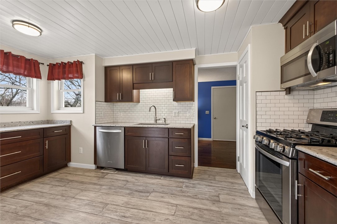 532 Parma Center Road Parma, NY 14468 - Photo 6 of 27