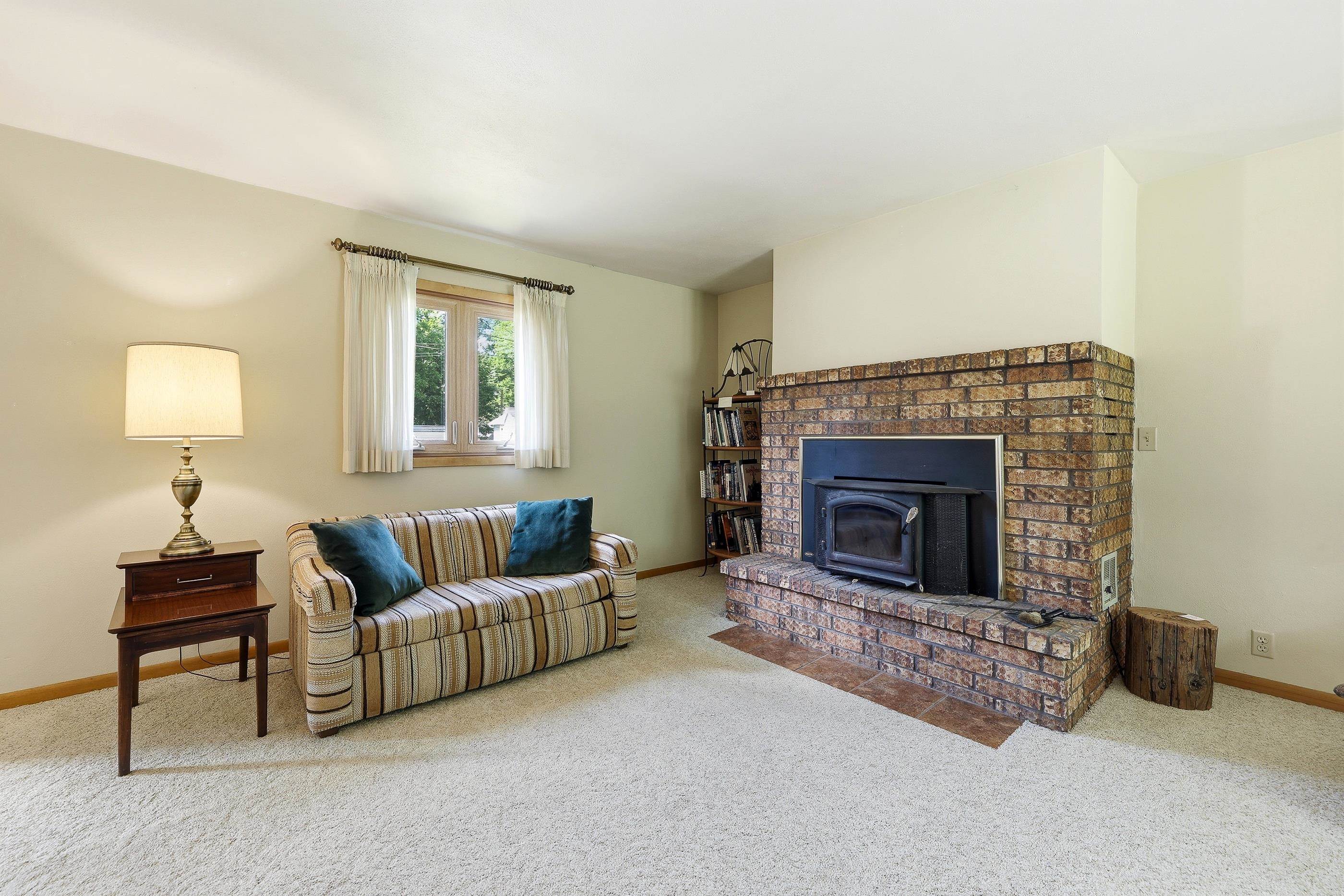 308 Walker Street Stevens Point, WI 54481 - Photo 10 of 39