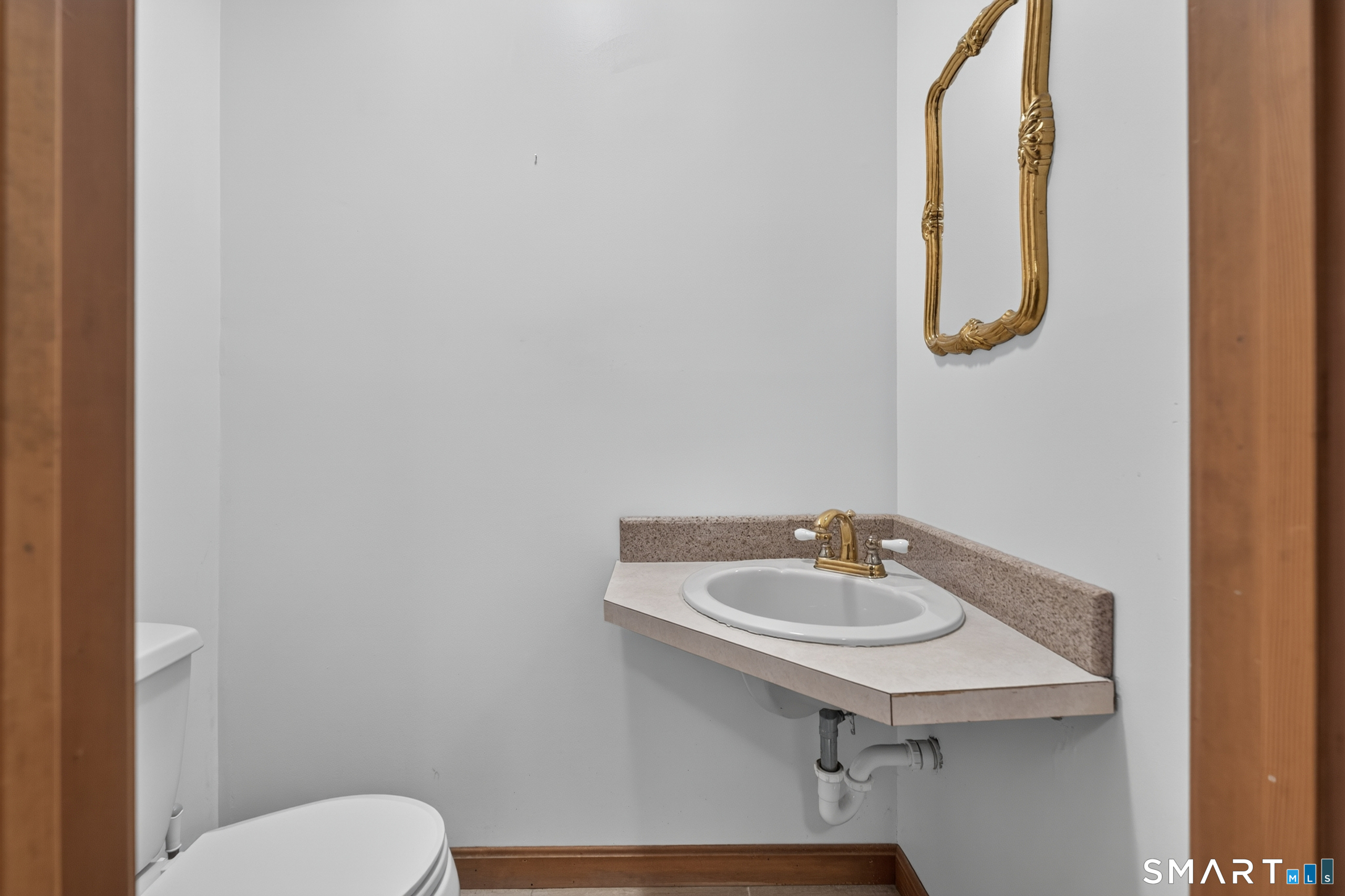 7 Massapeag Point Road Montville, CT 06382 - Photo 15 of 39