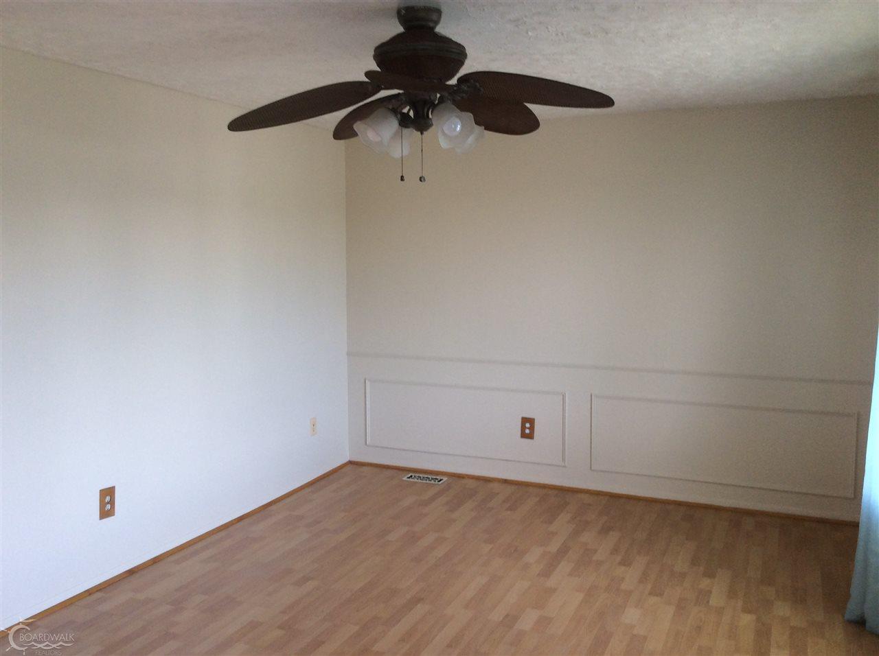 51114 South Foster Road New Baltimore, MI 48047 - Photo 18 of 38 31351749-17.JPG