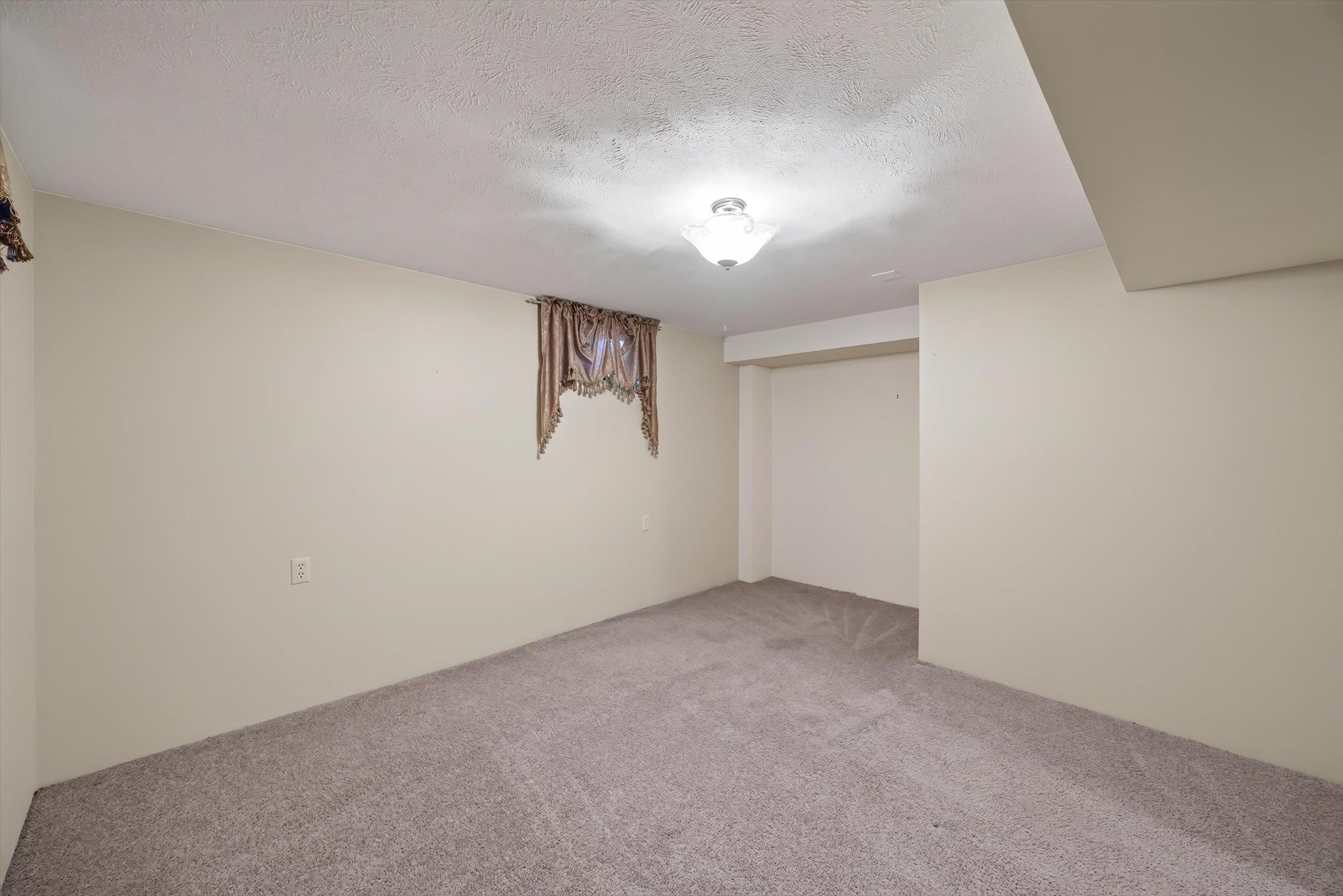 1018 North Stout Road Spokane, WA 99206 - Photo 25 of 43 Gallery Image 25